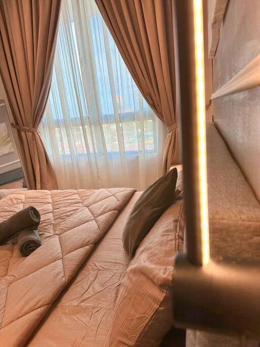 Netflix Two Bedroom Troika Kota Bharu Homestay 118 Esterno foto