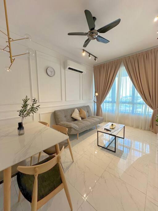 Netflix Two Bedroom Troika Kota Bharu Homestay 118 Esterno foto