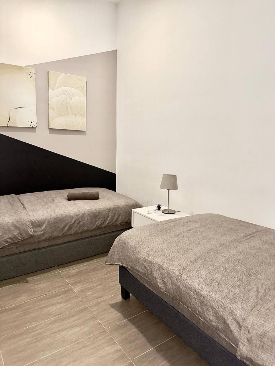 Netflix Two Bedroom Troika Kota Bharu Homestay 118 Esterno foto